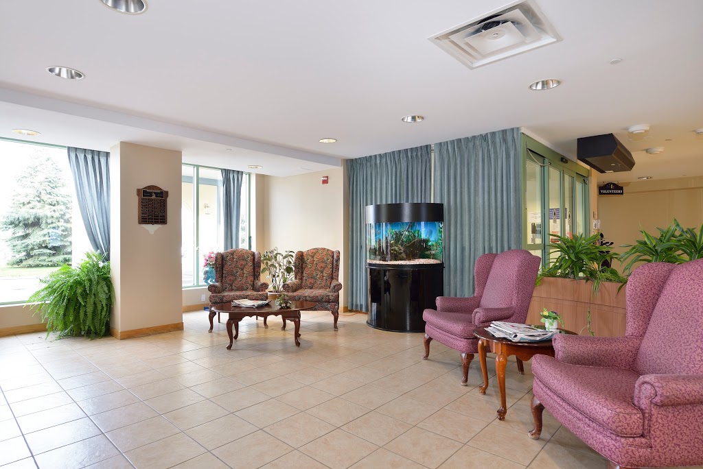 Newmarket Health Centre | 194 Eagle St, Newmarket, ON L3Y 1J6, Canada | Phone: (866) 967-5582