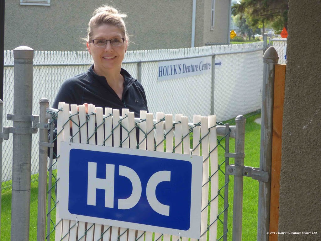 Holyks Denture Centre Ltd | 11647 71 St NW, Edmonton, AB T5B 1W3, Canada | Phone: (780) 477-3674