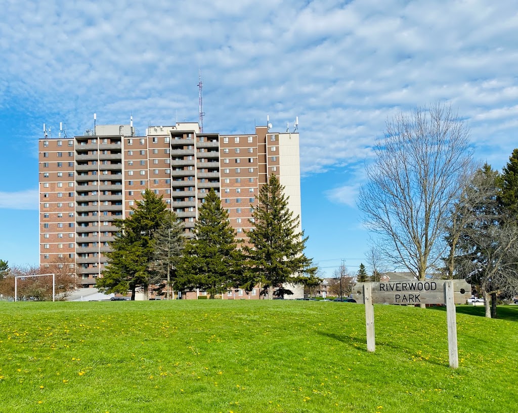 Riverwood Park | 22 Kozlov St, Barrie, ON L4N 5E6, Canada | Phone: (705) 726-4242