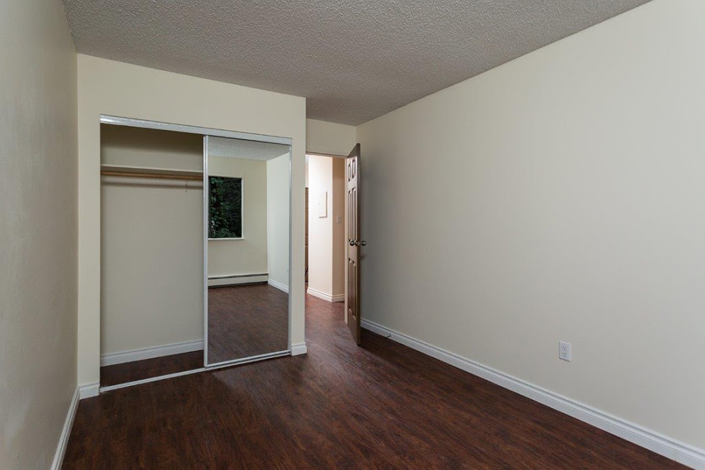 Carrigan place Apartments | 3836 Carrigan Ct, Burnaby, BC V3N 4P7, Canada | Phone: (604) 243-8727