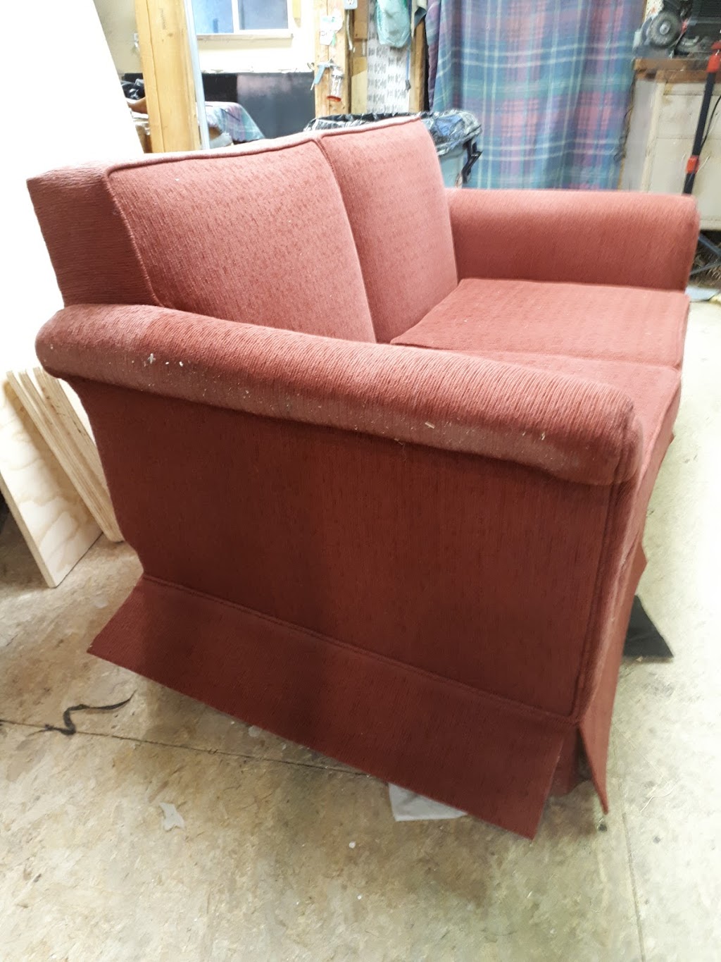 Custom Tailored Upholstery | furniture store | 4622 Old Simcoe St, Oshawa, ON L1H 7K4, Canada | 9056558856 OR +1 905-655-8856