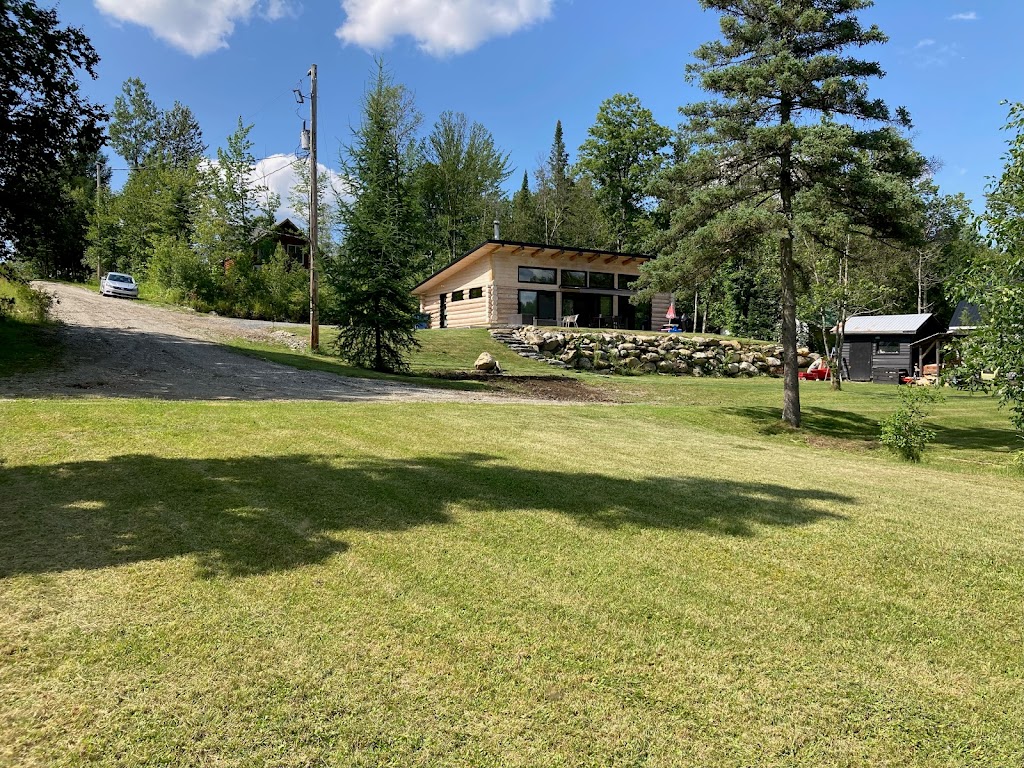 Chalet le 1458 | 1458 Chem. du Dom. Lachance, Weedon, QC J0B 3J0, Canada | Phone: (819) 349-4300