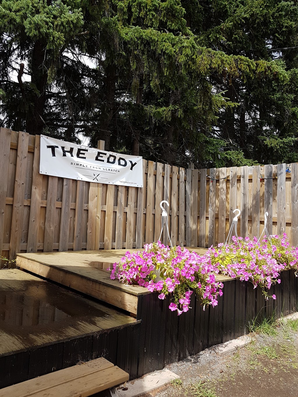 The Eddy Restaurant | 4744 ON-11, Kakabeka Falls, ON P0T 1W0, Canada | Phone: (807) 474-3339