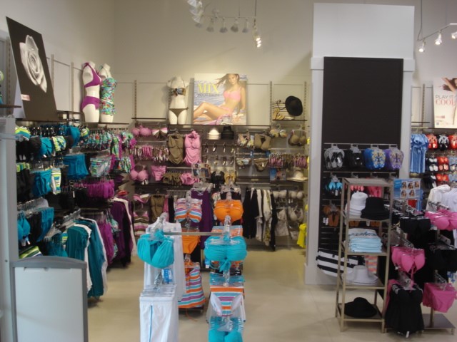 La Vie en Rose Hamilton Walmart Centre | 2180 Rymal Rd E, Hannon, ON L0R 1P0, Canada | Phone: (905) 692-0134