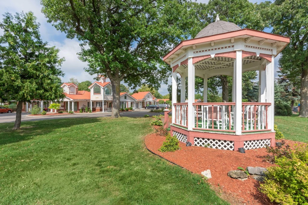 Rodeway Inn & Suites Clarence/Buffalo East | 9370 Main St, Clarence, NY 14031, USA | Phone: (716) 759-6845