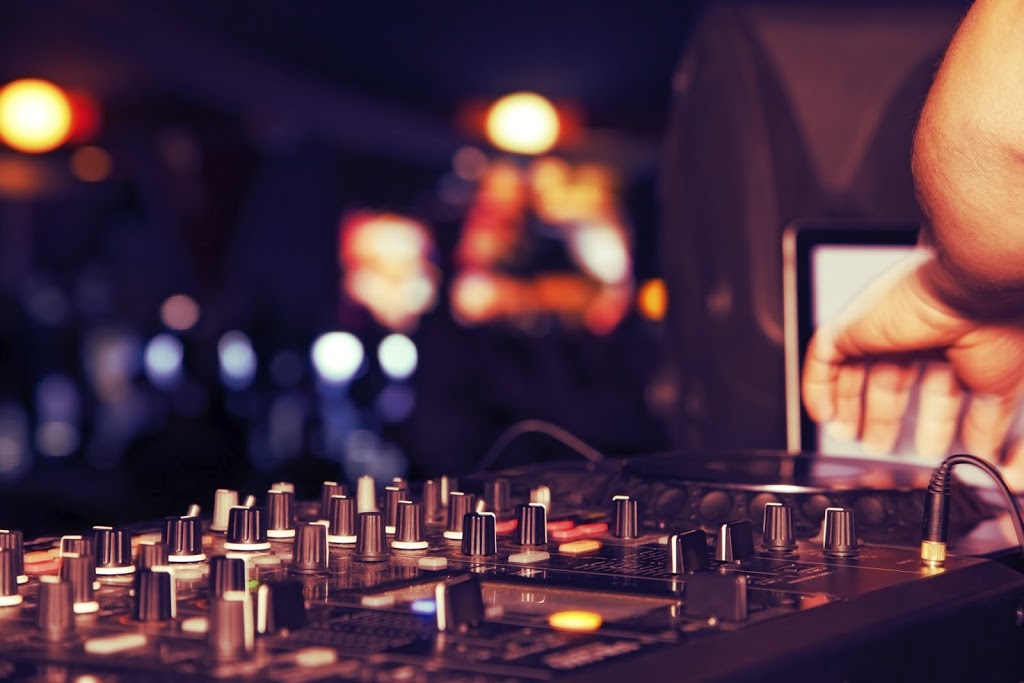 DJ Dinger Entertainment | 269-51 Haldimand Trail, Dunnville, ON N1A 2W8, Canada | Phone: (289) 682-8999