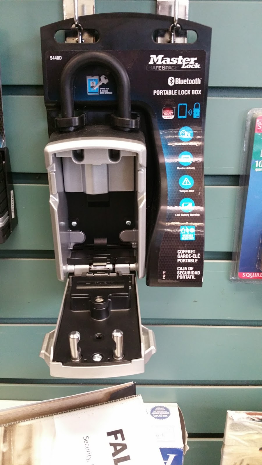 Edwards Builders Hardware (Tor) Ltd | 4988 Dundas St W, Etobicoke, ON M9A 1B6, Canada | Phone: (416) 231-3325