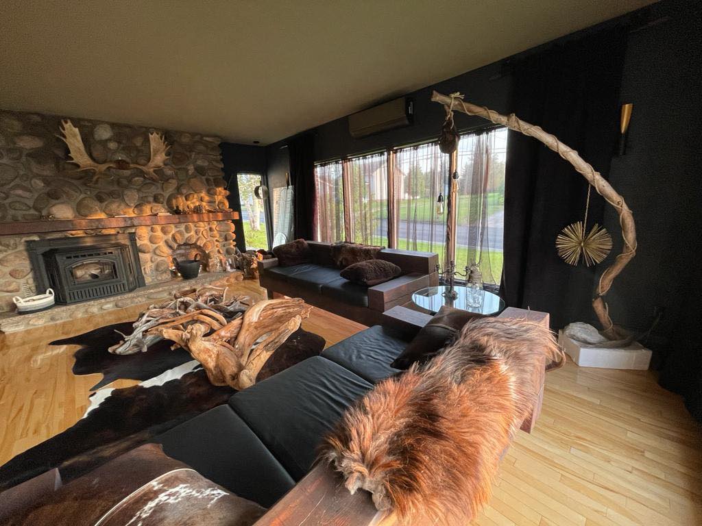 Hébergement Wickiup | 209 Rue Principale, Girardville, QC G0W 1K0, Canada | Phone: (514) 562-4415
