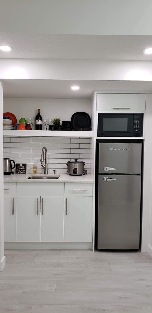 Elite Custom Kitchen and Bath | 4634 6a St NE, Calgary, AB T2E 4B5, Canada | Phone: (587) 437-9995