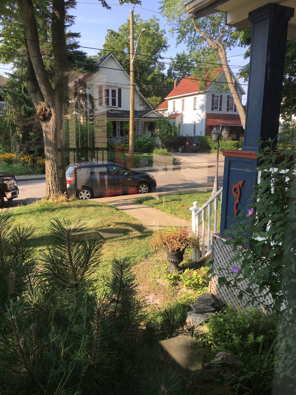 Blue Gables B&B | 4305 Simcoe St, Niagara Falls, ON L2E 1T5, Canada | Phone: (647) 865-5575