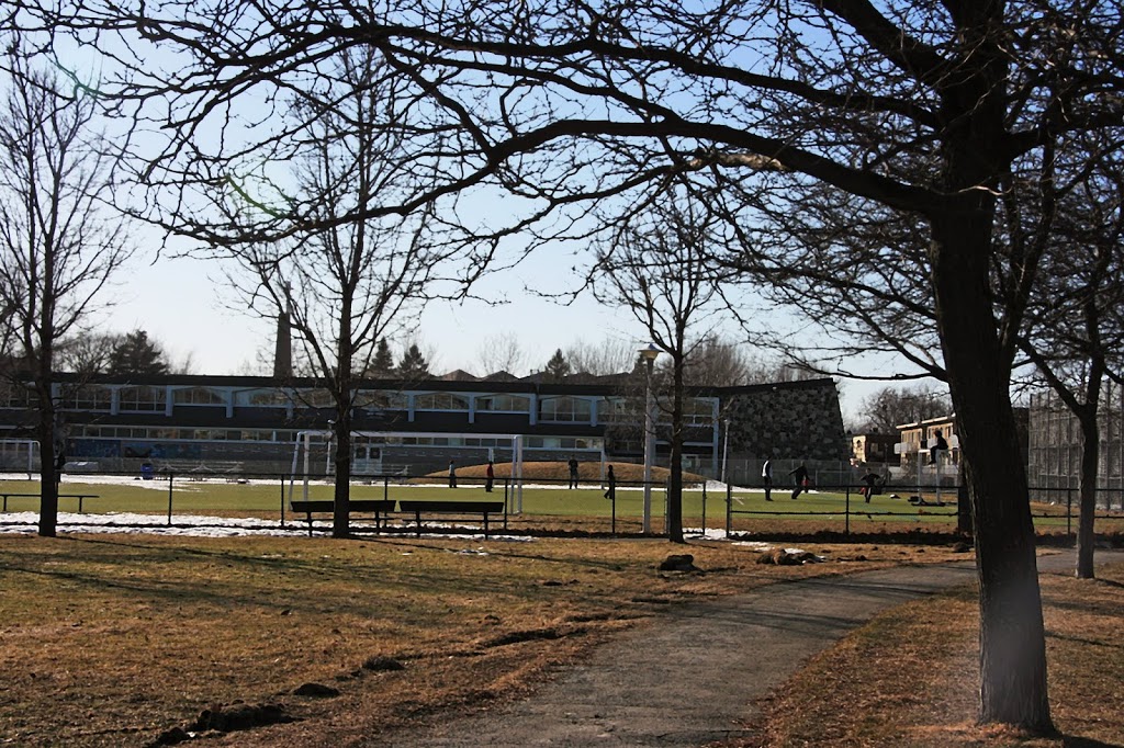 École Saint-Benoît | 500 MONT CASSIN AVE, Montréal, QC H3L 1W6, Canada | Phone: (514) 596-5206