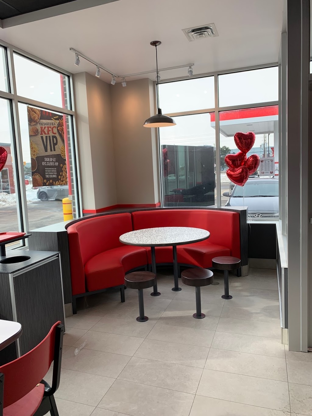 KFC | 6965 Vanguard Dr, Mississauga, ON L5S 1B2, Canada | Phone: (905) 673-7677