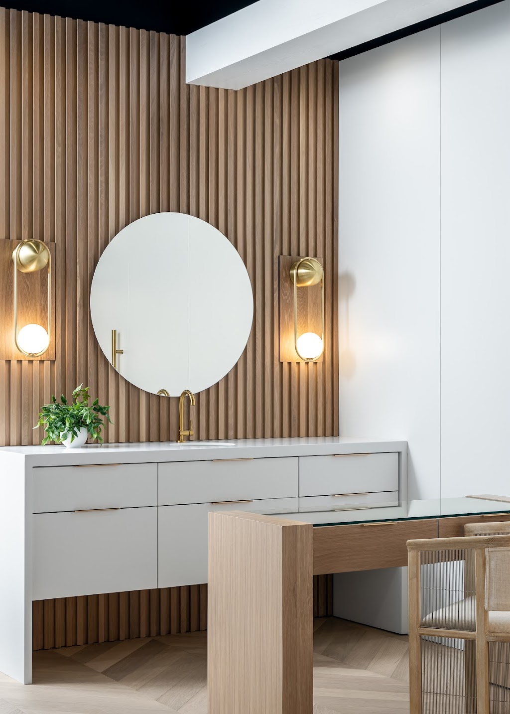 Eye Spa Komoka | 9909 Glendon Dr Building C, Unit 1b, Komoka, ON N0L 1R0, Canada | Phone: (519) 473-3937
