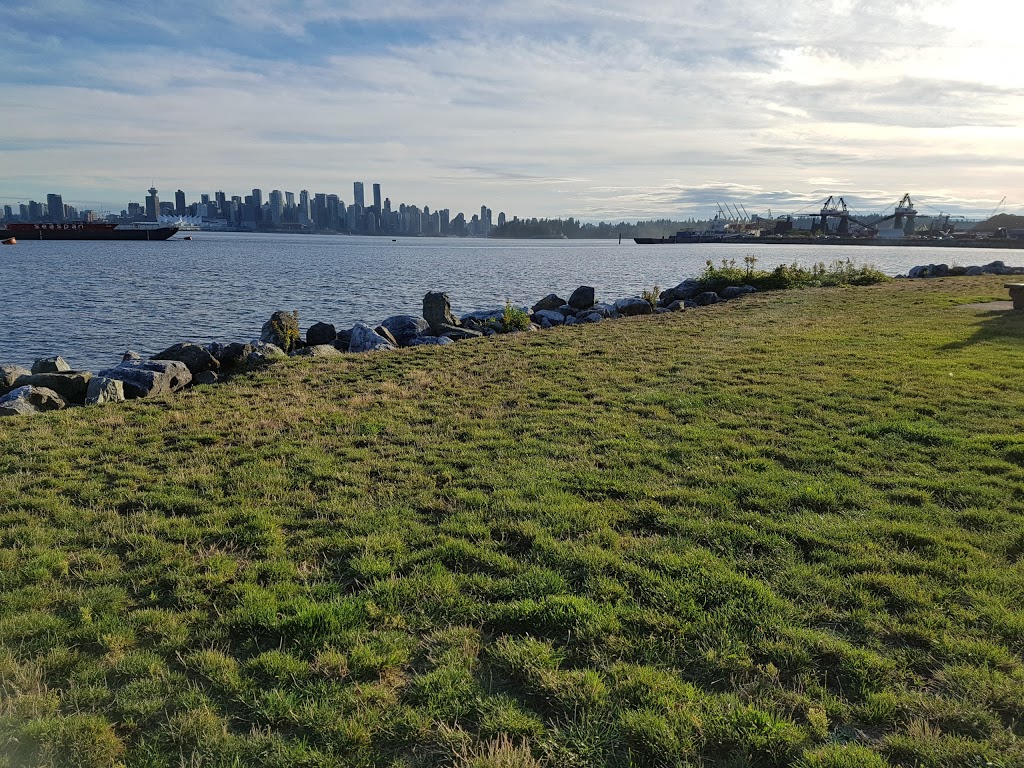 Kings Mill Walk Dog Park | 1122 Spirit Trail, North Vancouver, BC V7P 3S1, Canada