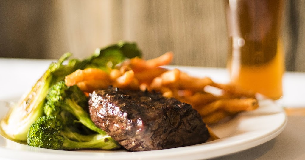 Bistro Cafe Delice | 84 Rue Saint Laurent, Beauharnois, QC J6N 2S7, Canada | Phone: (450) 395-1103