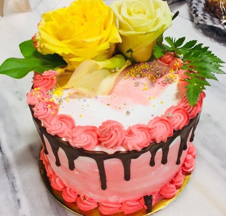 Spun Sugar Cakes | 10 Parr Blvd suite 106B, Bolton, ON L7E 4G9, Canada | Phone: (647) 720-1674