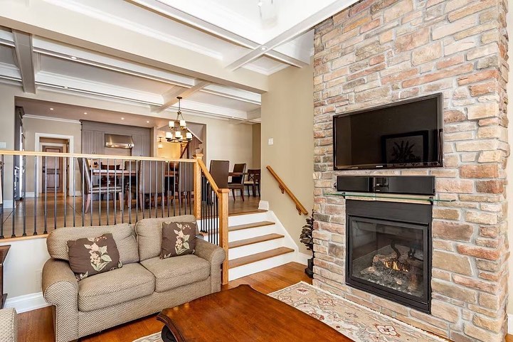 Muskoka Luxury Properties | 1-A Lee Valley Dr, Port Carling, ON P0B 1J0, Canada | Phone: (705) 205-2726