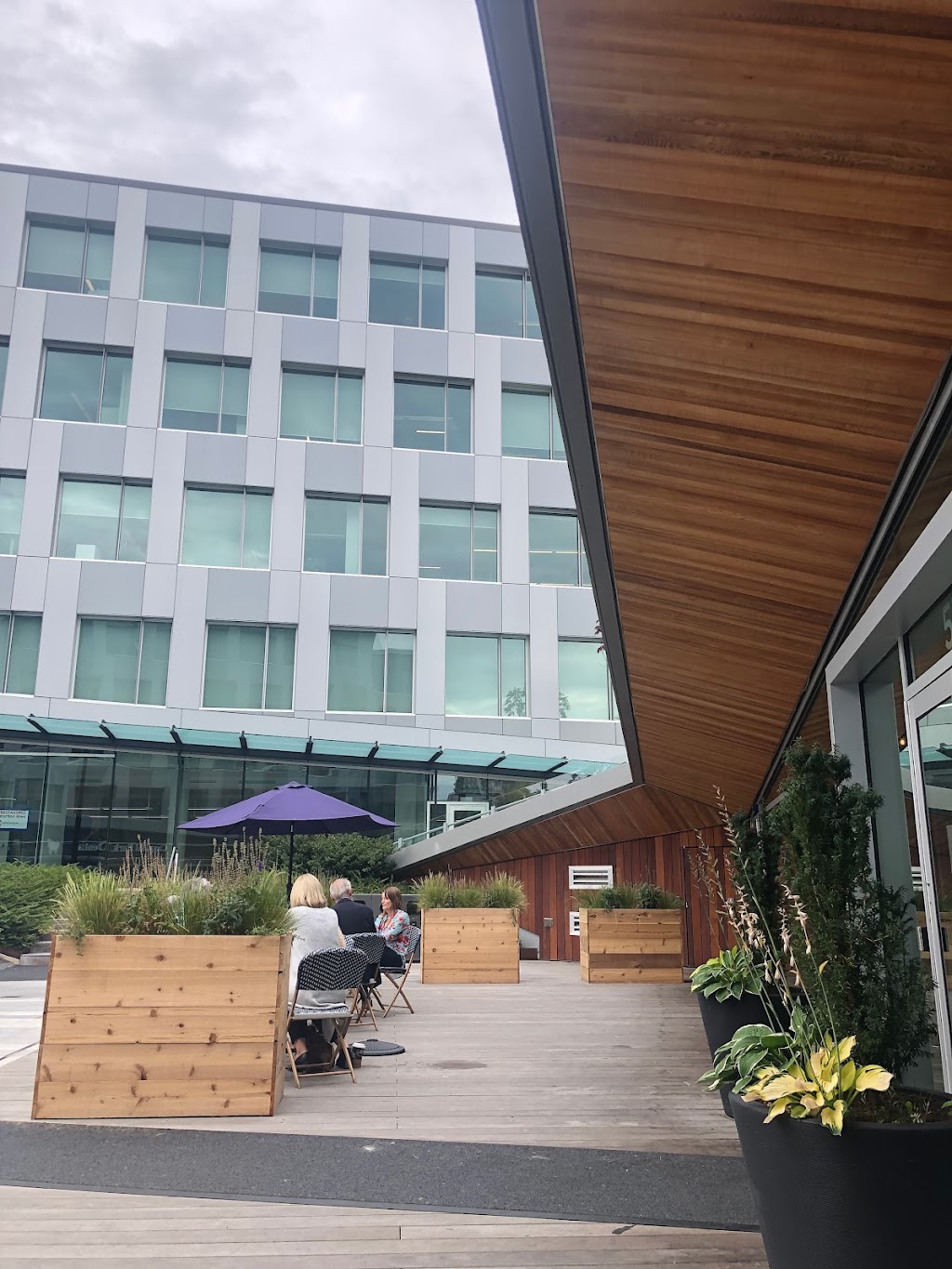 Good Earth Coffeehouse - Capital Park | 535 Superior St, Victoria, BC V8V 0C5, Canada | Phone: (250) 590-0165