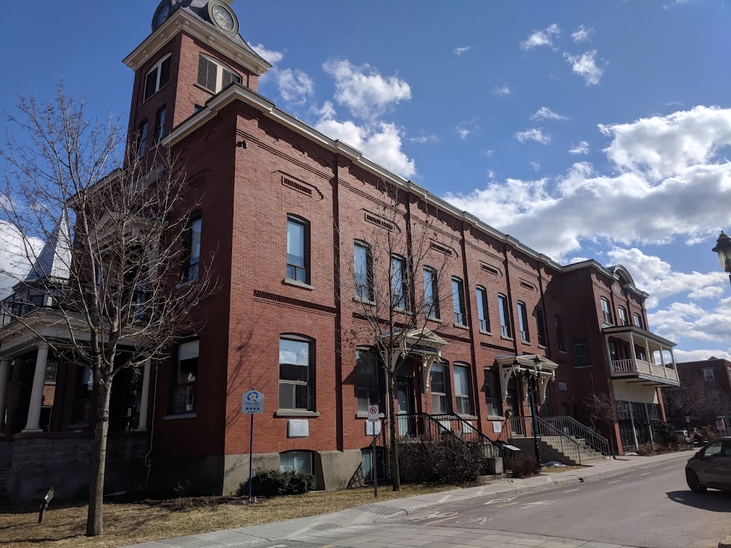 Hôtel de ville | 477 Rue de lHotel-de-Ville, Farnham, QC J2N 2H3, Canada | Phone: (450) 293-3178