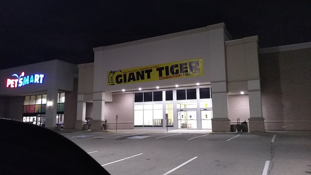 Giant Tiger | 9065 Airport Rd, Brampton, ON L6S 0B8, Canada | Phone: (905) 793-7365
