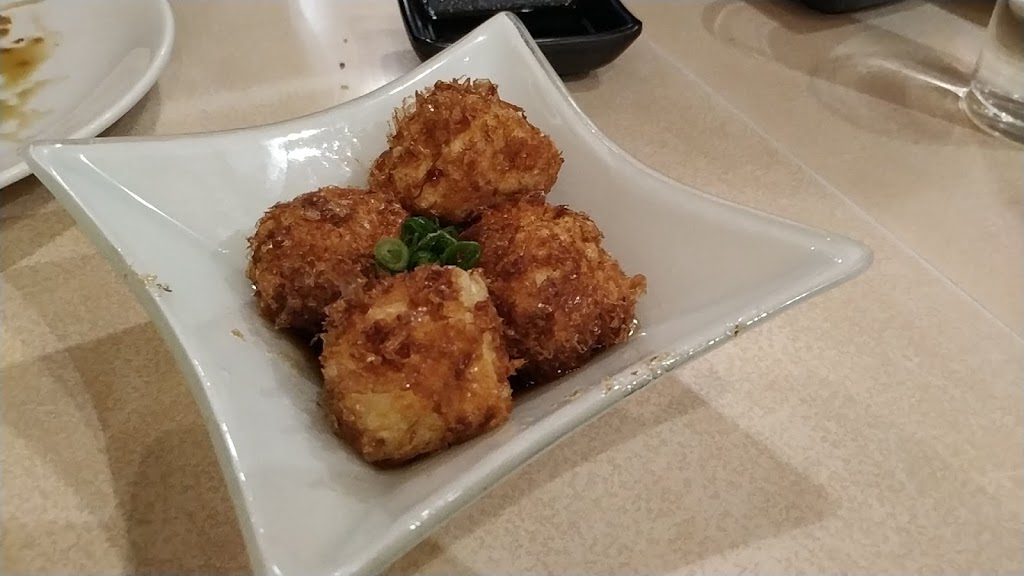 California Roll | 1634 Bayview Ave, Toronto, ON M4S 1T3, Canada | Phone: (416) 322-6668