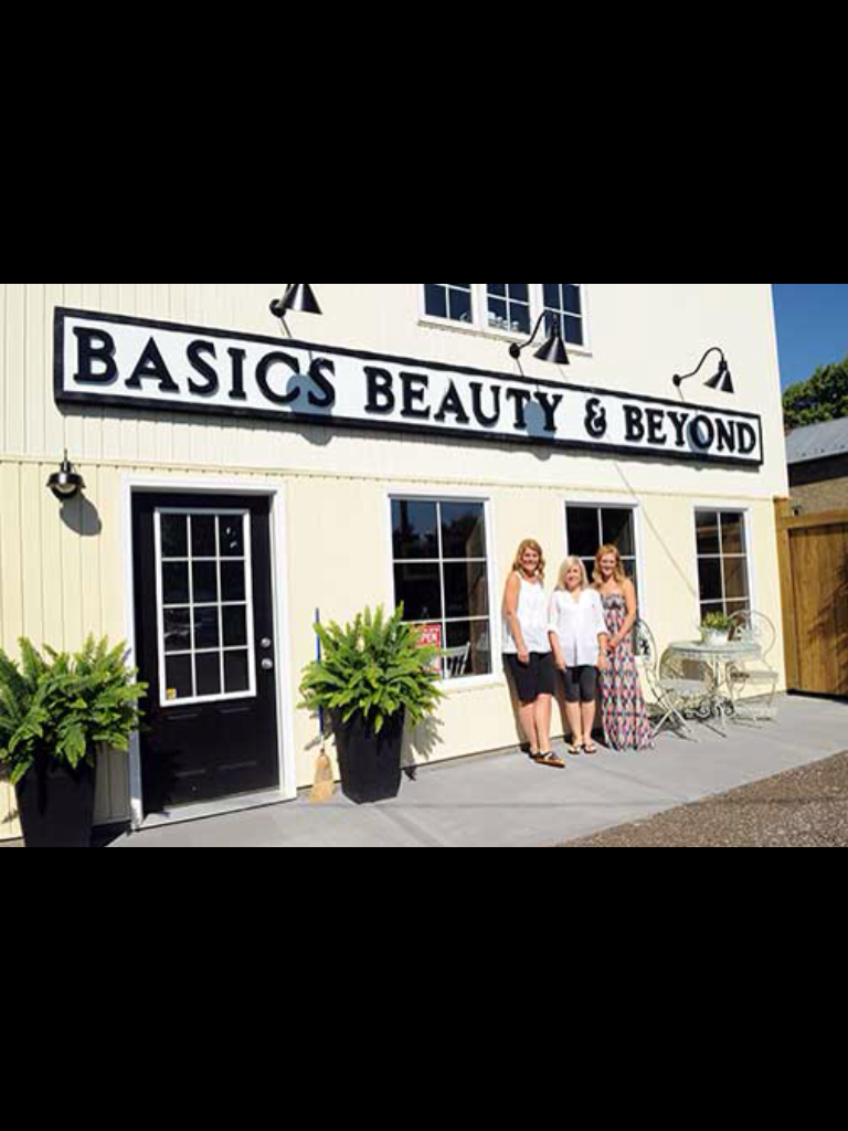 Karolinas Nail & Lash Studio | 13 Walker St, Elmira, ON N3B 1Y1, Canada | Phone: (519) 669-0237