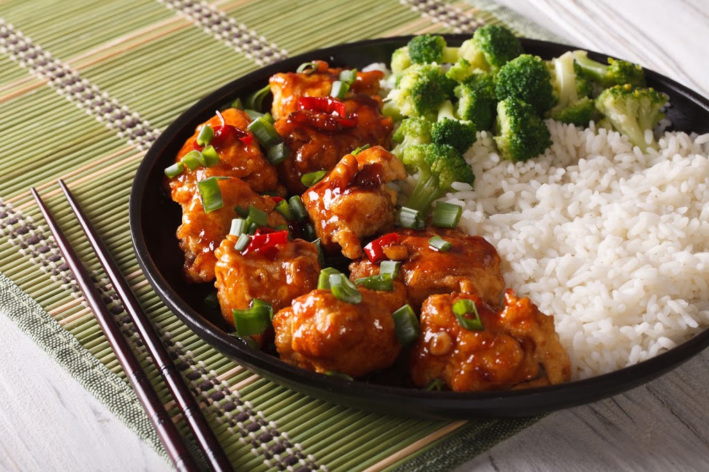 Lucky Garden Restaurant | 3828 Bloor St W, Etobicoke, ON M9B 1K9, Canada | Phone: (416) 239-8421