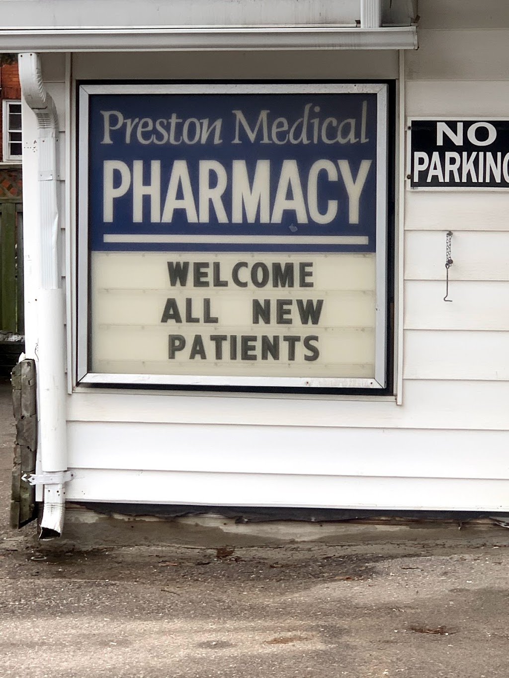 Preston Medical Pharmacy | 125 Waterloo St S, Cambridge, ON N3H 1N3, Canada | Phone: (519) 653-1994