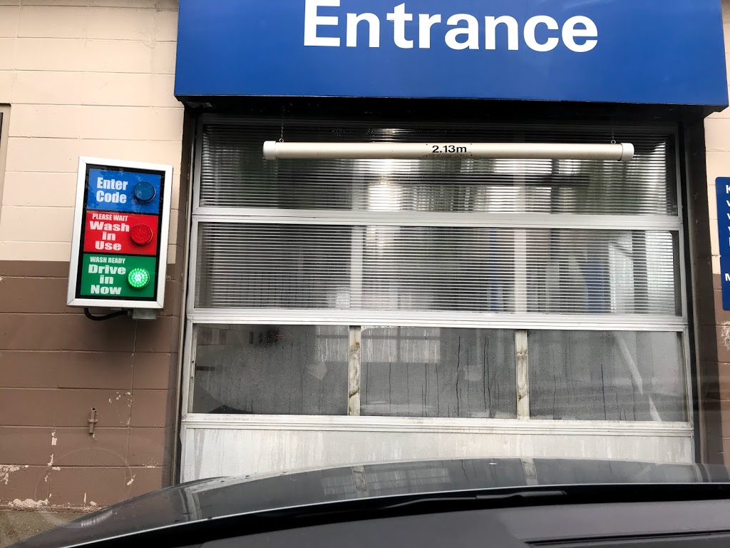 Esso | 736 6th Ave, New Westminster, BC V3M 2B4, Canada | Phone: (604) 540-8032