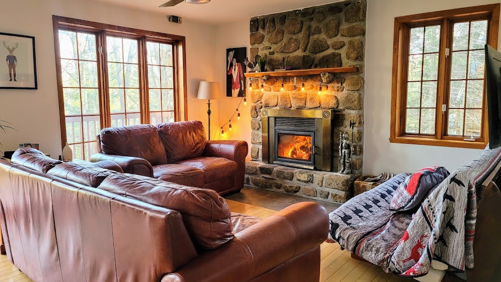 Chalet a louer les Laurentides | 28 Rue du Lièvre, Morin-Heights, QC J0R 1H0, Canada | Phone: (450) 501-6614