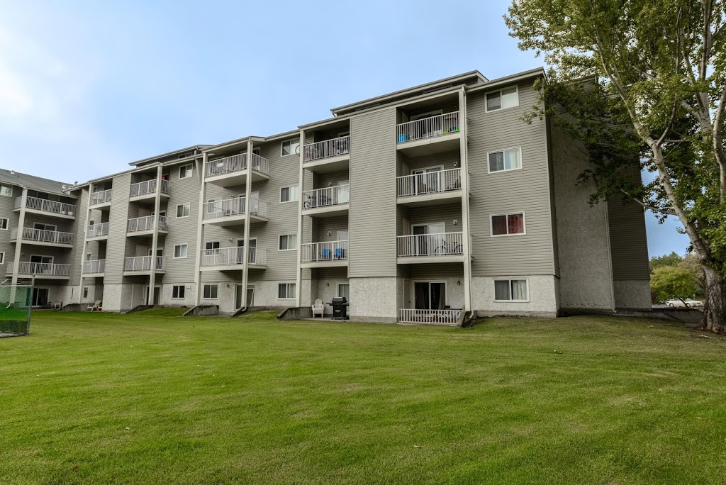 Westridge Estates C | 17104 75 Avenue, Edmonton, AB T5T 2R4, Canada | Phone: (780) 413-9251