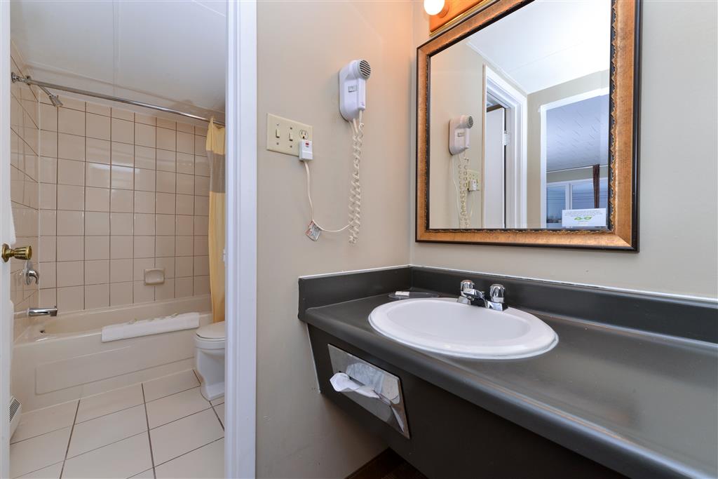 Canadas Best Value Inn St. Catharines | 420 Ontario St, St. Catharines, ON L2R 5M1, Canada | Phone: (905) 688-1646