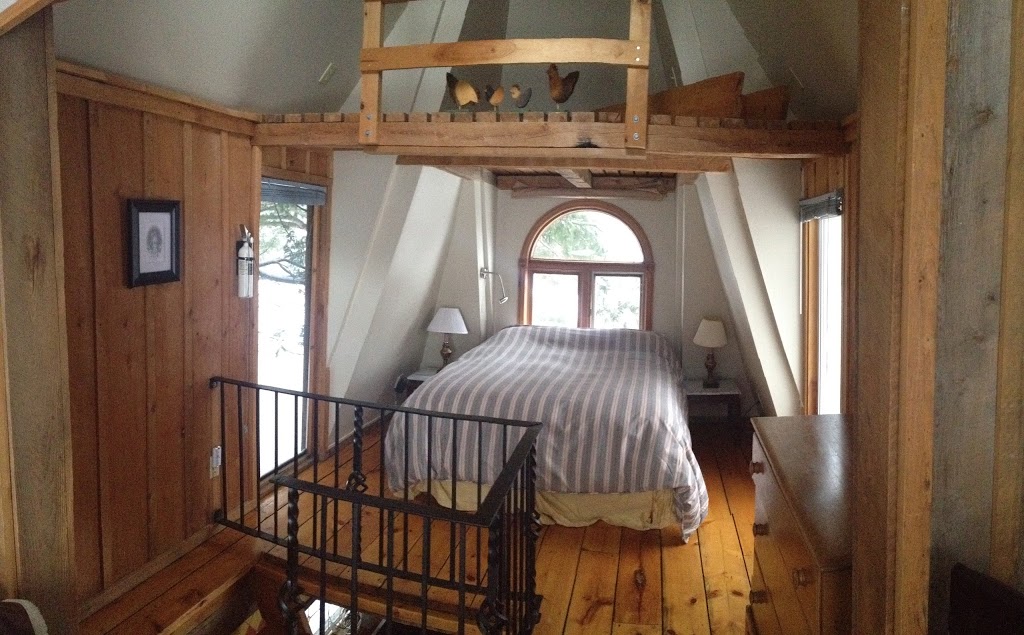 Mystique Chalet | 32 Chemin du Paradis, Val-des-Monts, QC J8N 2S9, Canada | Phone: (613) 222-5773