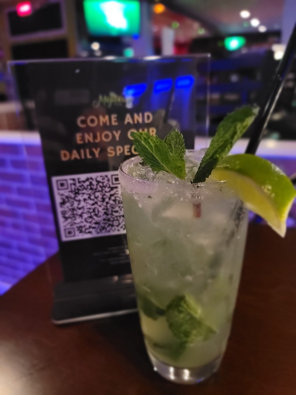 Mojitos Pub | 12411 King George Blvd, Surrey, BC V3V 3K3, Canada | Phone: (778) 223-6936
