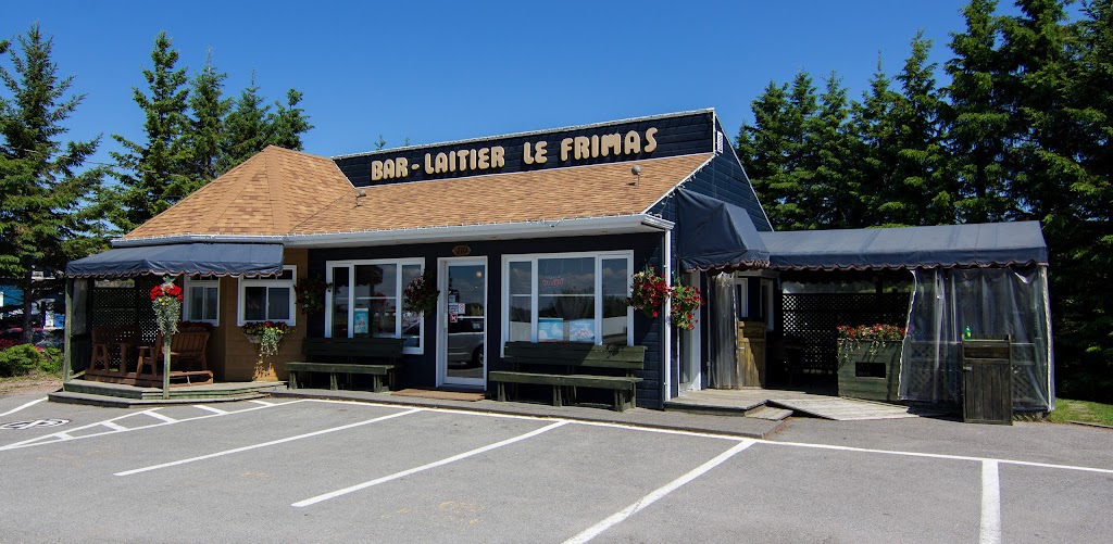 Bar Laitier Le Frimas | 110 Rue de la Plage, Saint-Gédéon, QC G0W 2P0, Canada | Phone: (418) 345-8328