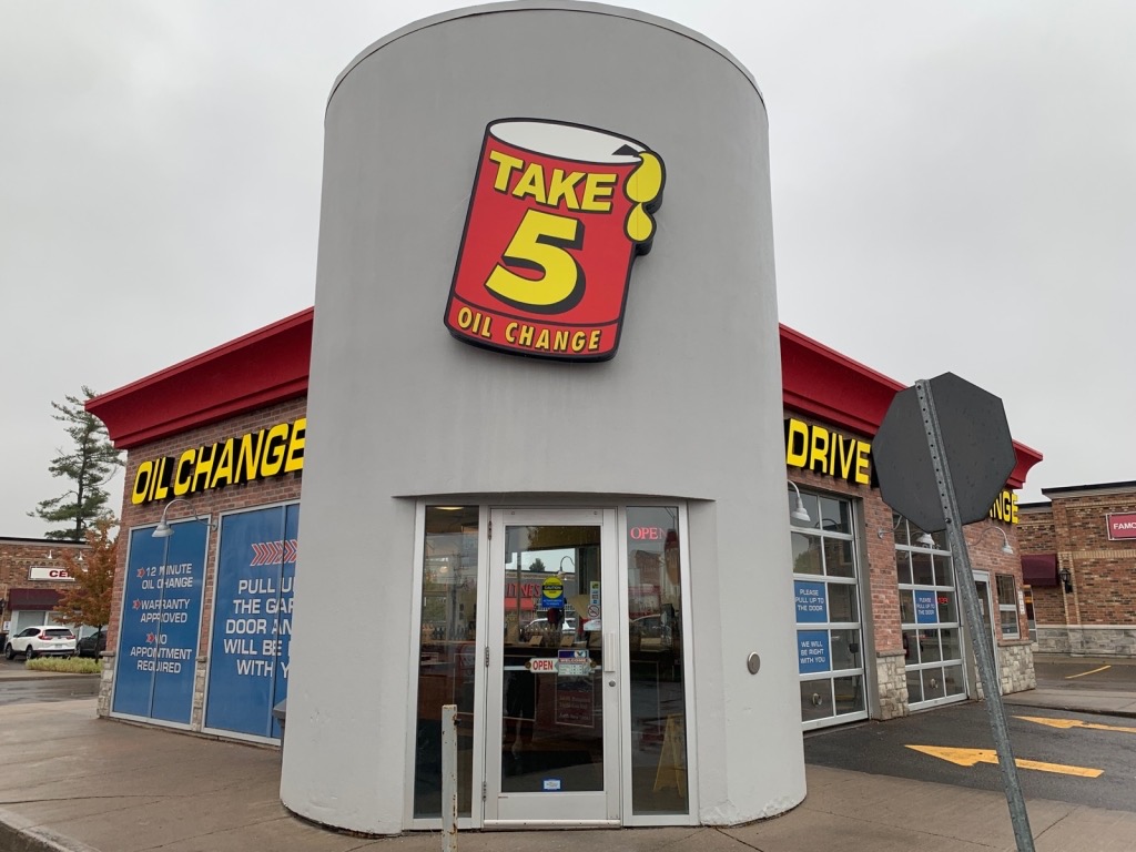 Take 5 Oil Change | 97 Young St, Alliston, ON L9R 0E9, Canada | Phone: (705) 435-1645