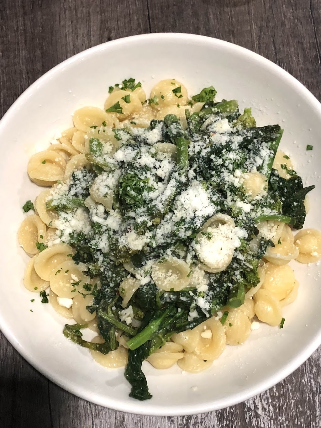 Vivo Pizza + Pasta | 655 Parkside Dr, Waterloo, ON N2L 5E7, Canada | Phone: (519) 781-8486