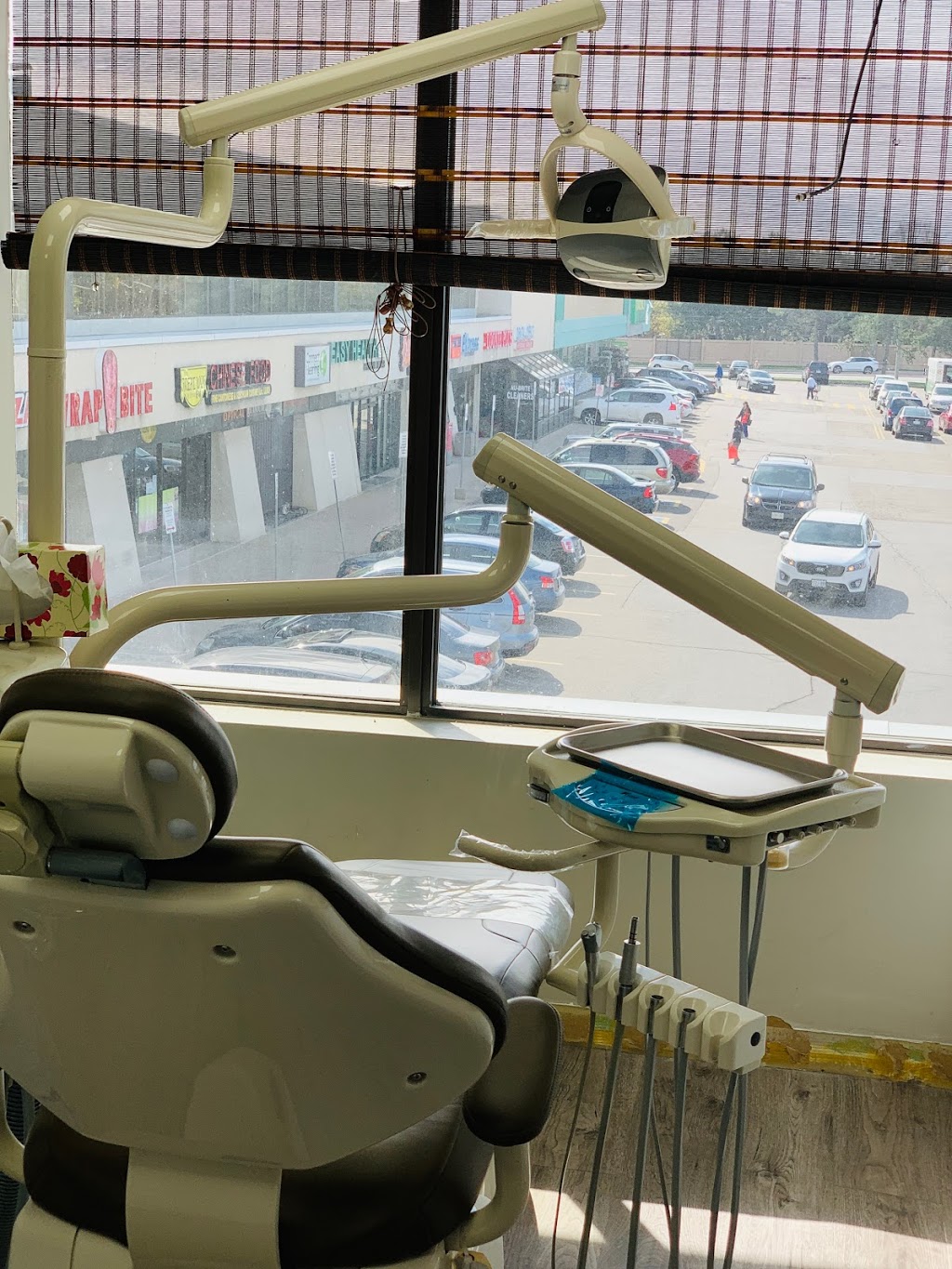Dr. Hassan El-Awour’s Dental Office | Dentist Mississauga. | #121,Central Parkway Mall, 377 Burnhamthorpe Rd E, Mississauga, ON L5A 3Y1, Canada | Phone: (905) 275-3368
