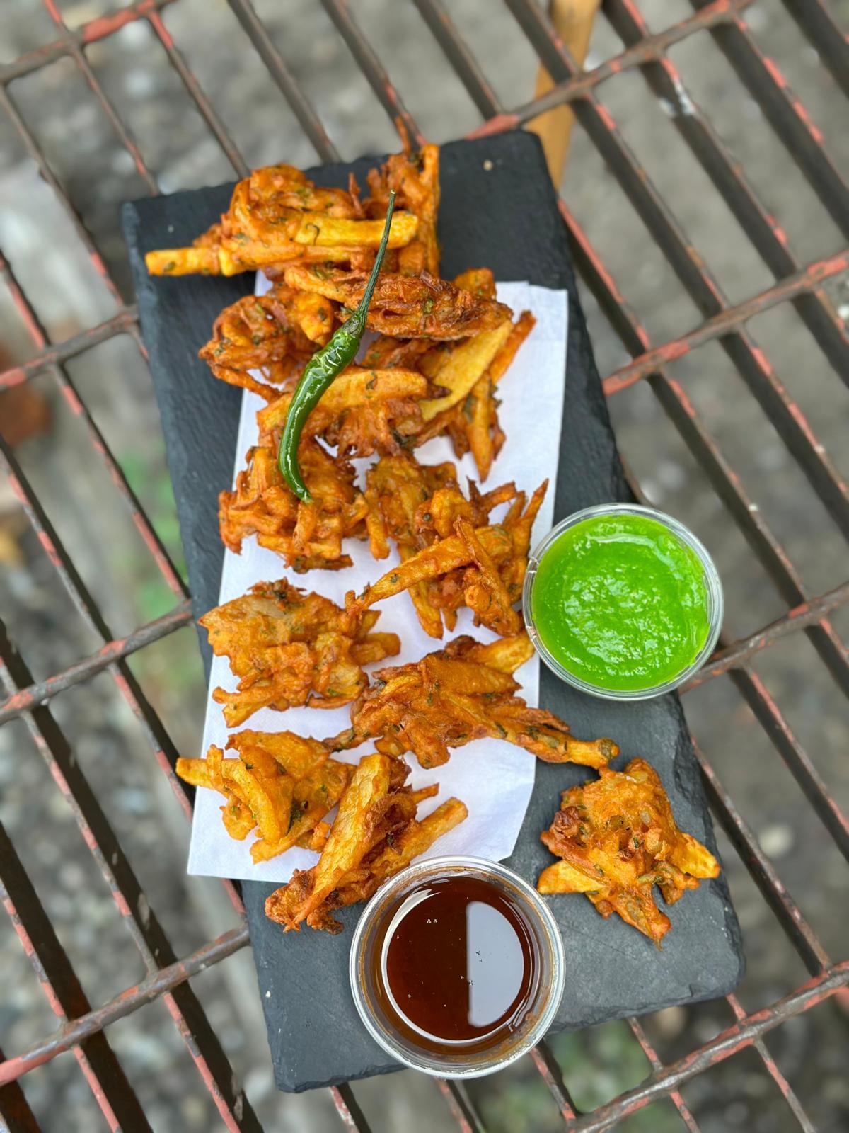 Street Chaat - Brampton | 332 Main St N, Brampton, ON L6V 1P8, Canada | Phone: (905) 500-6494