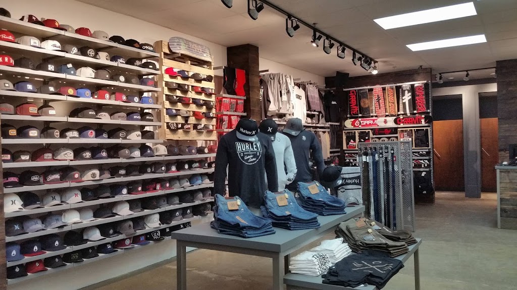 Gravité Boardshop | 939 Bd Albiny Paquette, Mont-Laurier, QC J9L 3J1, Canada | Phone: (819) 499-1902