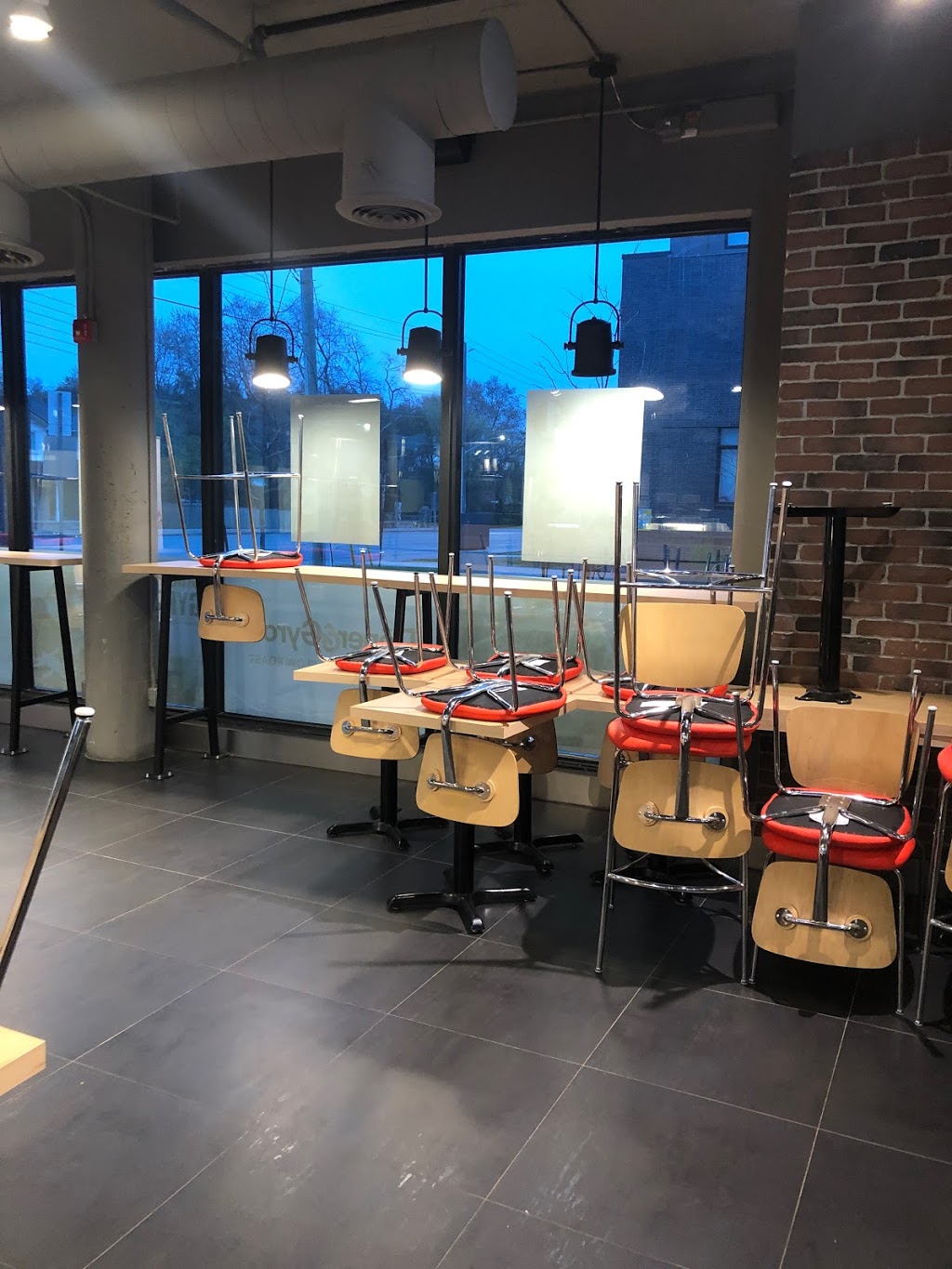The Doner & Gyros | 1800 Simcoe St N, Oshawa, ON L1G 4X9, Canada | Phone: (365) 881-5001