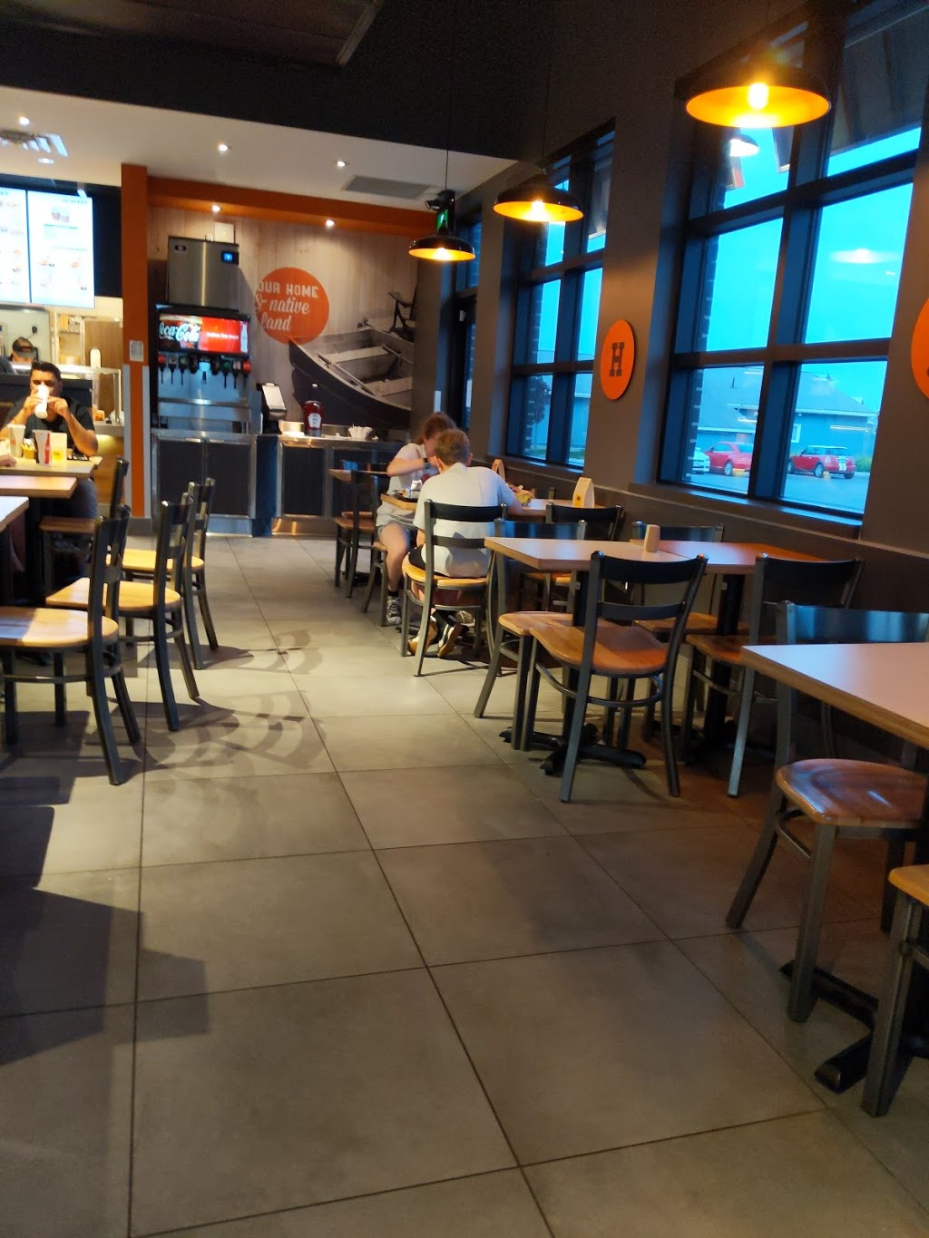 St-Hubert Express Casselman | 16 Industria, Casselman, ON K0A 1M0, Canada | Phone: (613) 764-2280