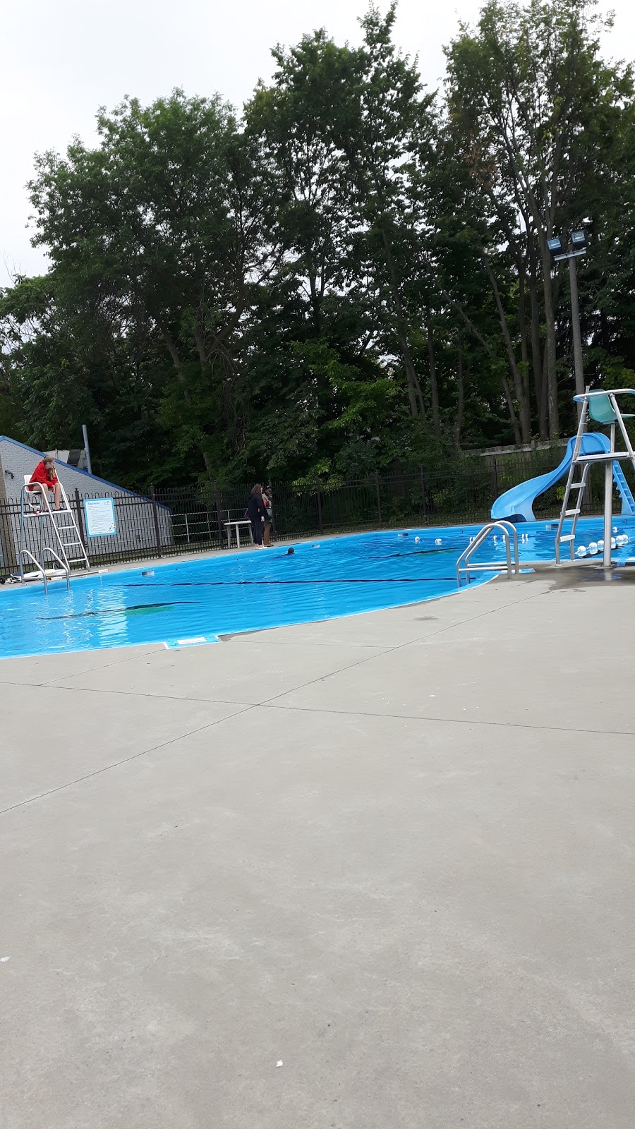 Piscine municipale | 30 Mnt Gagnon, Bois-des-Filion, QC J6Z 2L1, Canada | Phone: (450) 621-1460
