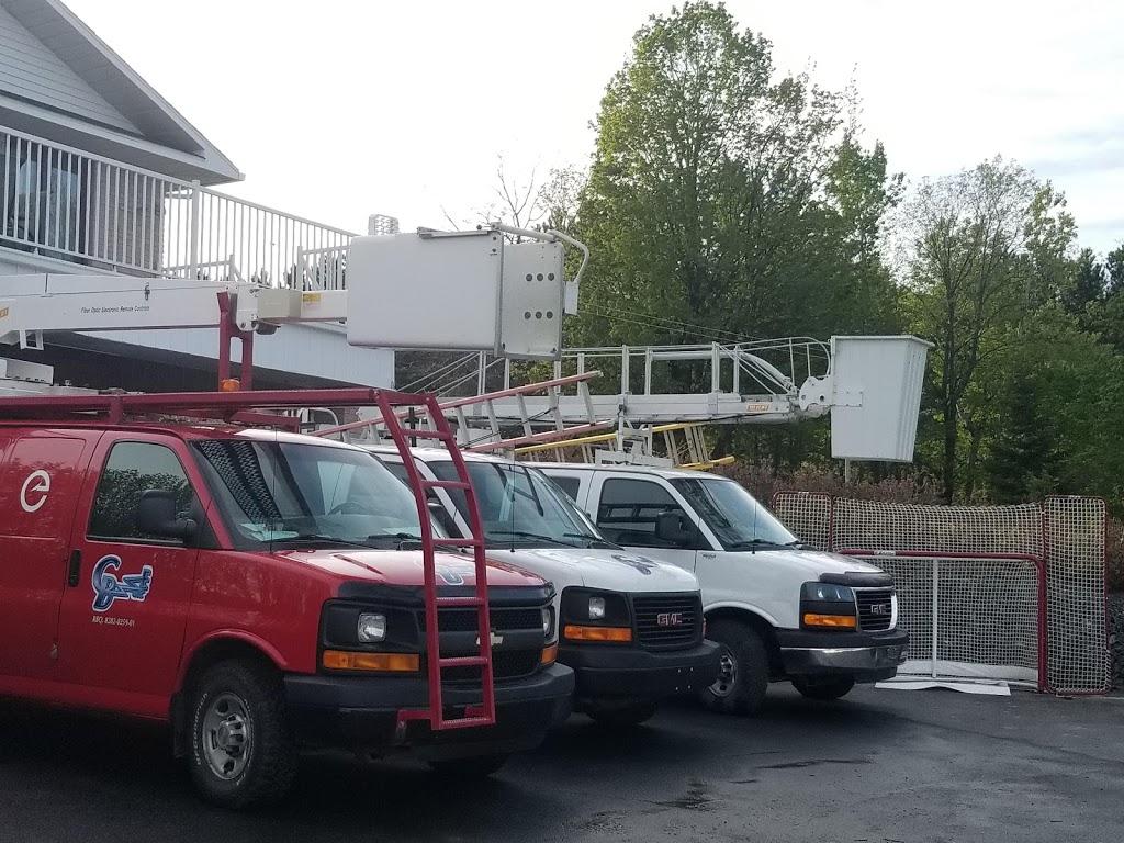 Claude Bourque Électrique Inc | 405 Rue du Roi, Asbestos, QC J1T 1S9, Canada | Phone: (819) 879-7200