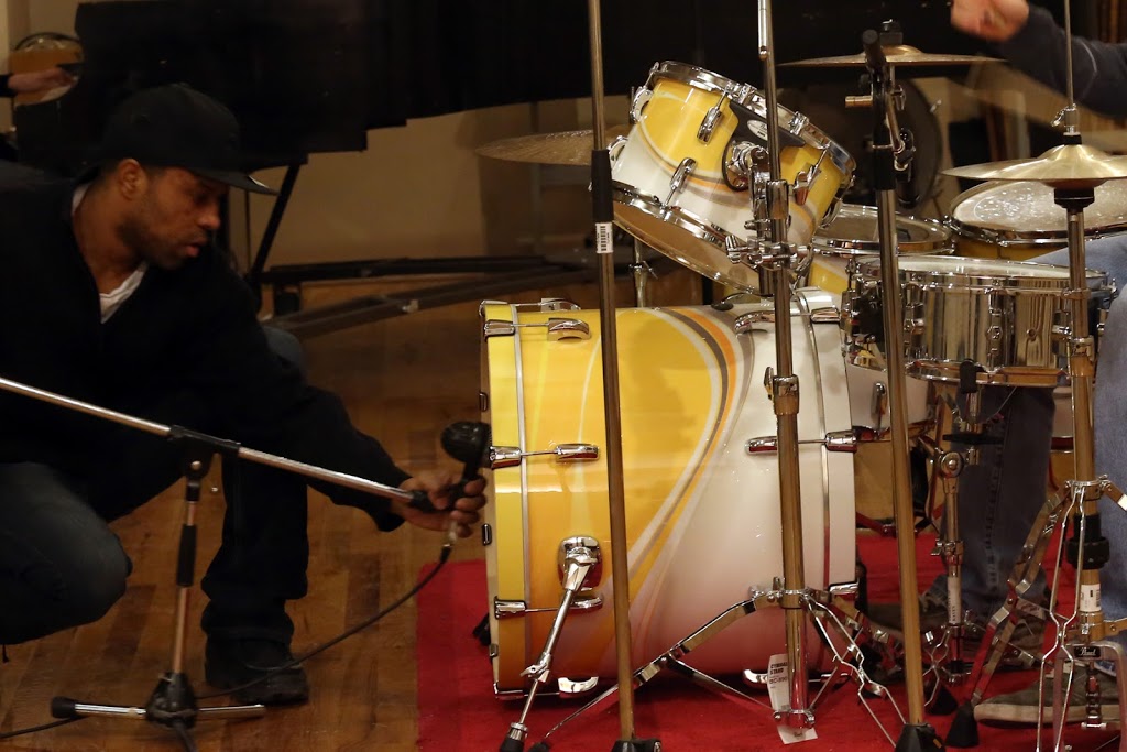 Raven Street Studios | 1540 Raven Ave, Ottawa, ON K1Z 7Y9, Canada | Phone: (613) 798-0070