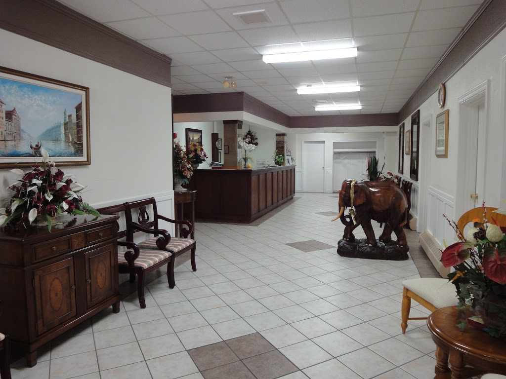 Wasaga Beach Seniors Residence | 135 32nd St N, Wasaga Beach, ON L9Z 2C4, Canada | Phone: (705) 429-3870