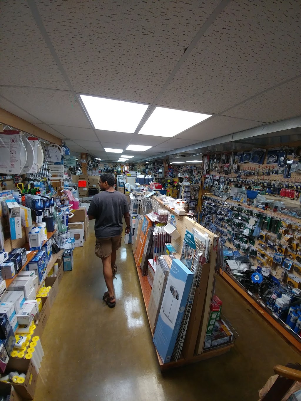Up Top Sports Shop Inc | 147 King St, Mindemoya, ON P0P 1S0, Canada | Phone: (705) 377-5748