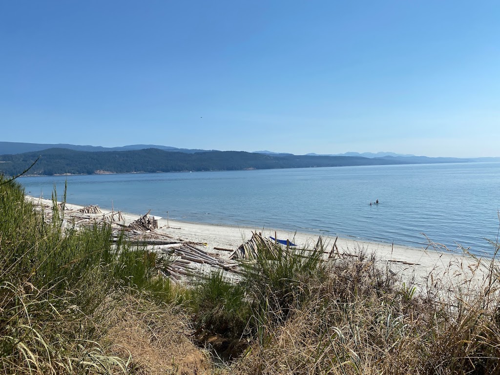 Mermaid Lounge | 1721 Vancouver Blvd, Lund, BC V0N 2G0, Canada | Phone: (778) 840-9090