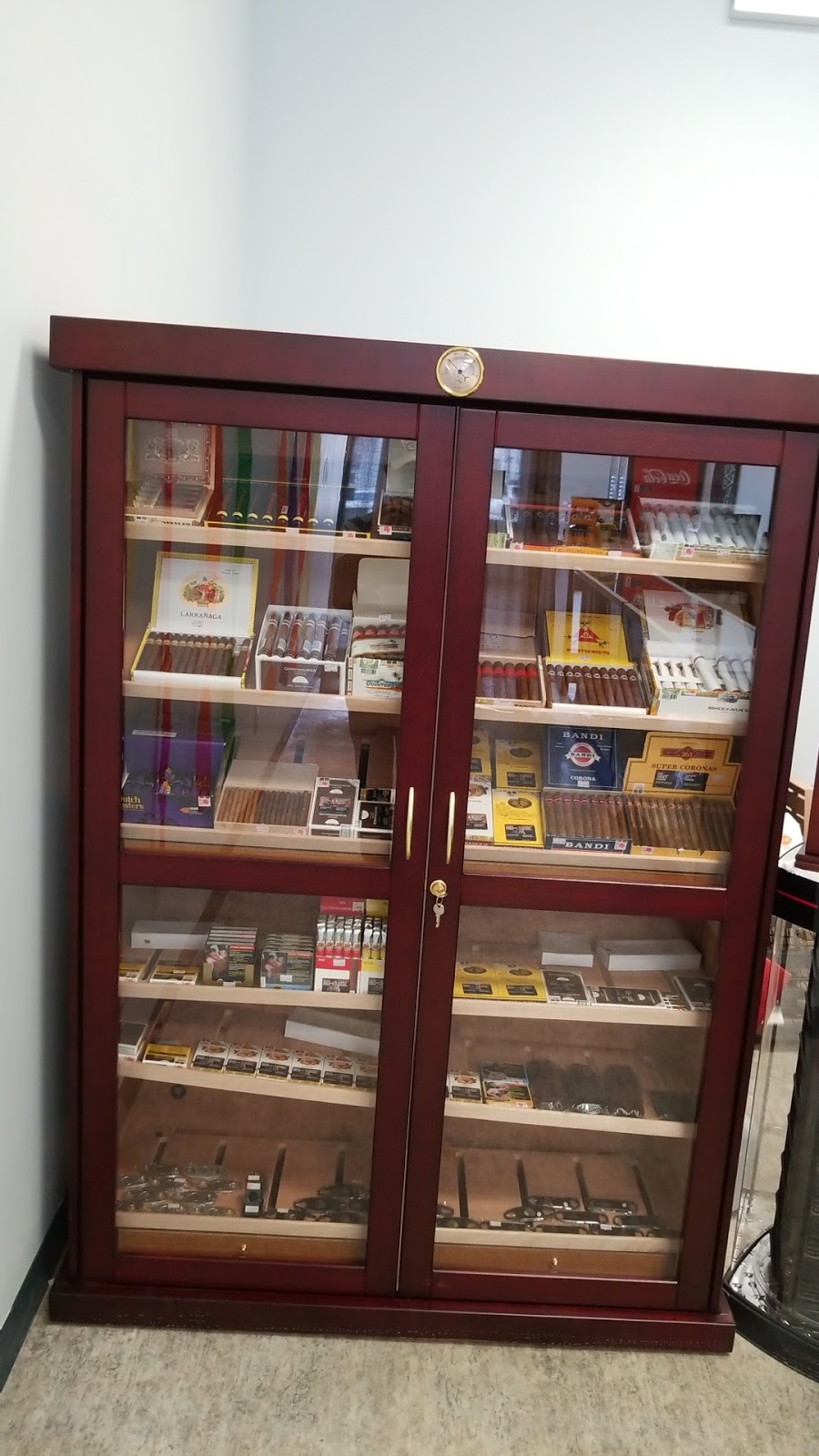 UNIQUE SMOKES AND CONVENIENCE STORE | 4511 Rochdale Blvd, Regina, SK S4X 4M8, Canada | Phone: (306) 988-3017