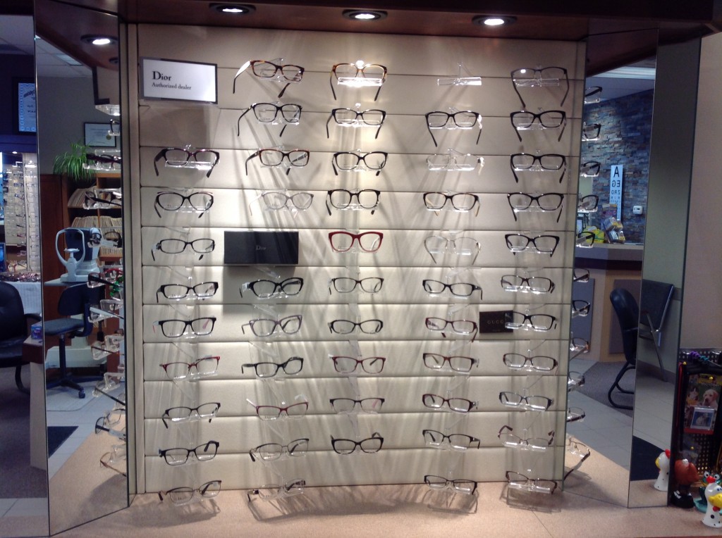 Newmarket Optical | 16635 Yonge St Unit 14 & 15, Newmarket, ON L3X 1V6, Canada | Phone: (905) 895-5584